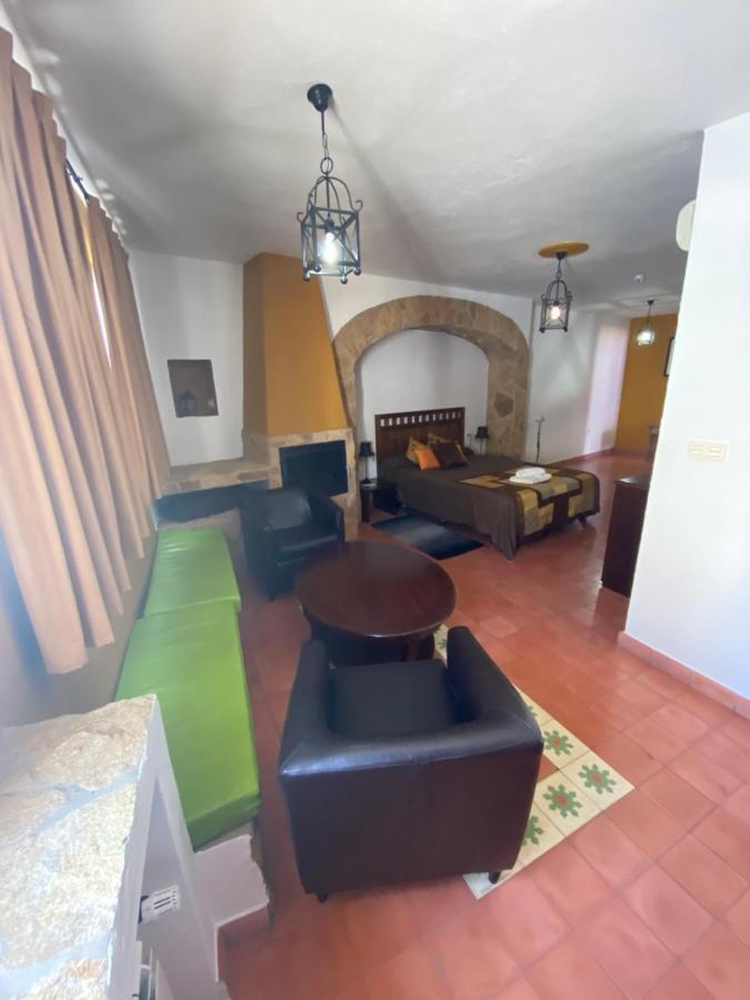 Hotel Rural La Posada De Las Cigueenas Jerez De Los Caballeros Εξωτερικό φωτογραφία